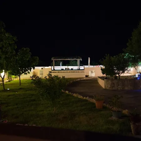 Holiday House El Dorado!!