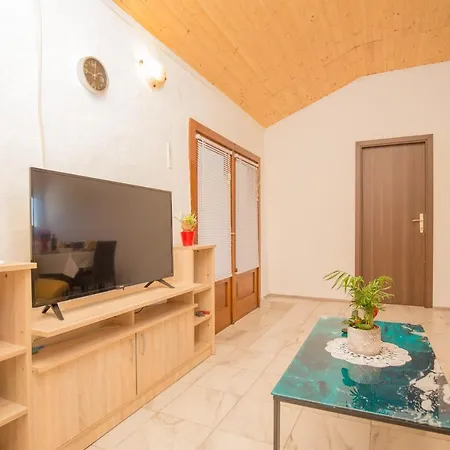 Holiday House El Dorado!!