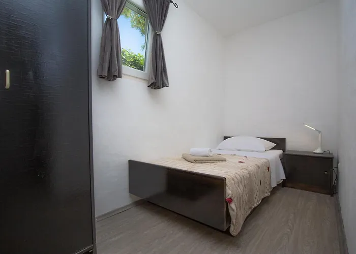 House El Dorado!! * פרימוסטן